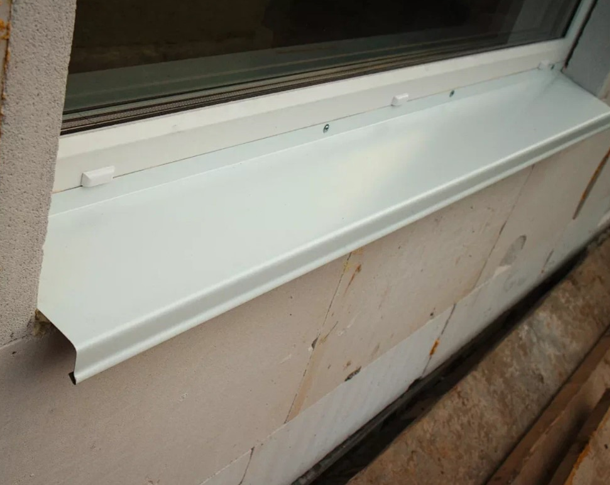 Монтаж оконных отливов