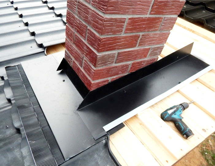 Монтаж планки примыкания